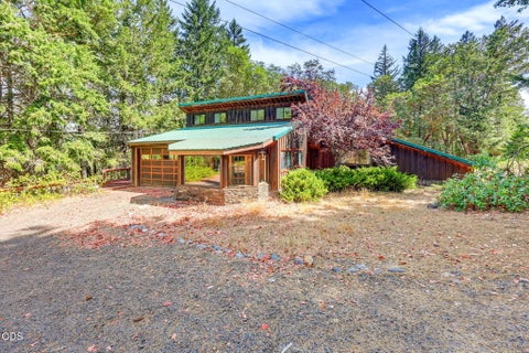 Photo of 5010 Old Highway 99 S, Ashland, OR 97520 (MLS # 220228254)