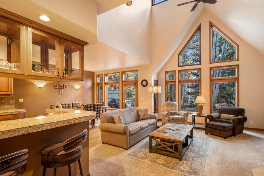 TH# 02 - E -- 10% (5 Week) Deeded ownership in this large beautifully decorated and furnished townhome. StoneRidge has a clubhouse with a pool, workout room, Jacuzzi/hot tub, steam room and sauna. Tennis courts and bikes available. A professional management team is onsite to assist with any needs owners may have. This home is a rental option home and you can exchange weeks through RCI. Very Nice.