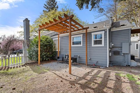 Tiny photo for 244 NE B Street, Grants Pass, OR 97526 (MLS # 220217211)