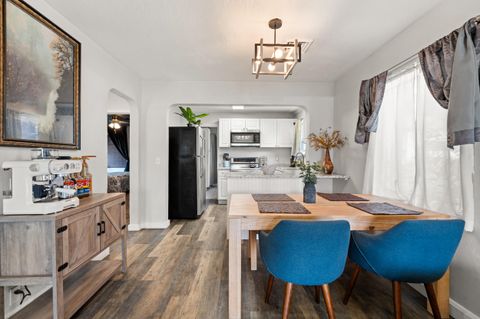 Tiny photo for 244 NE B Street, Grants Pass, OR 97526 (MLS # 220217211)