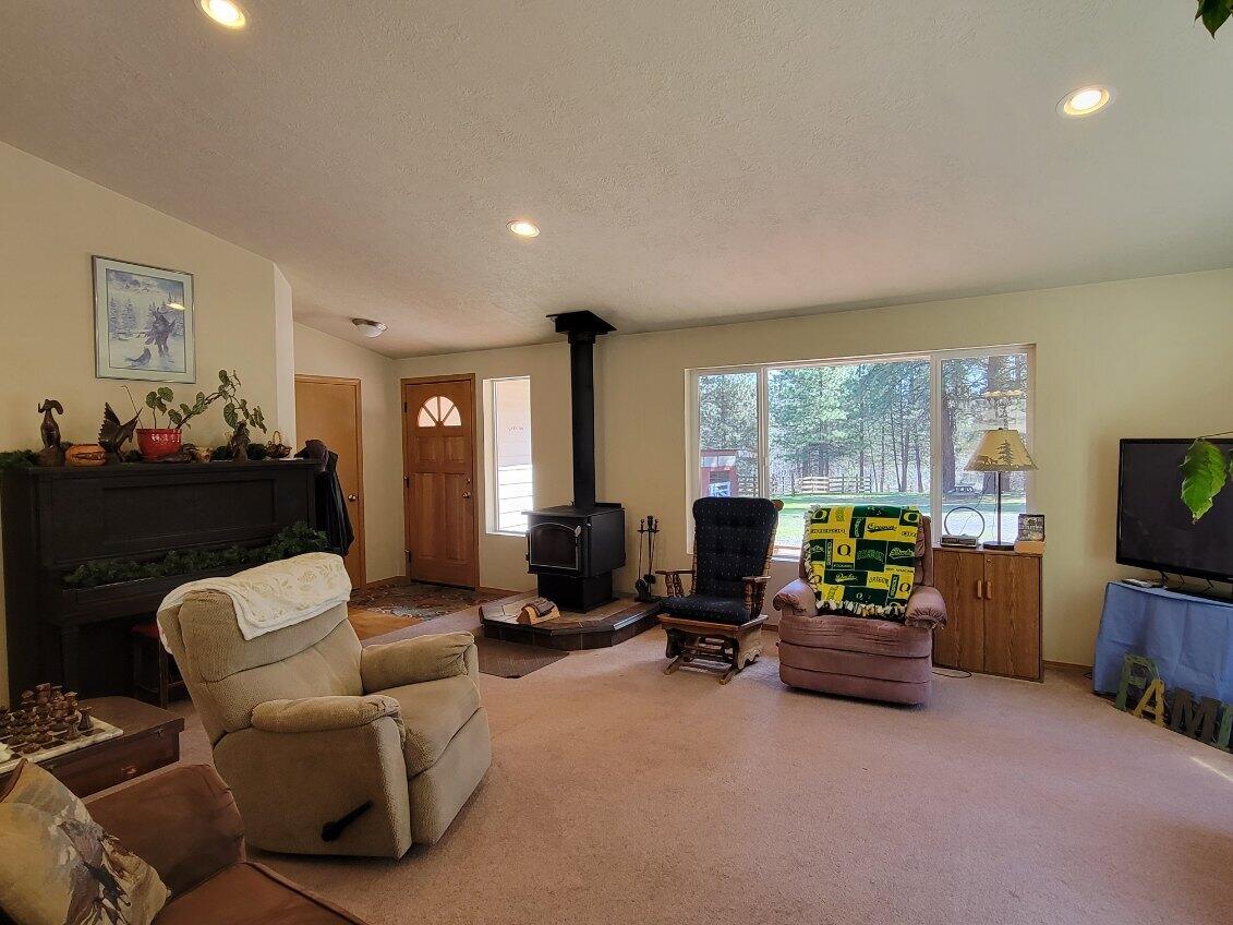 600 NE Lofton Creek Road