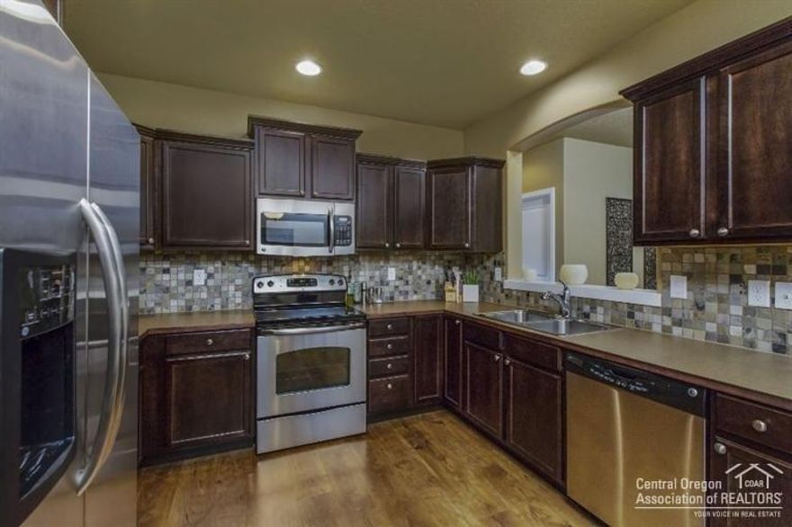 New construction, lock in your price TODAY! Master on main - Harrison!. Hayden Homes' new SE Bend community - Rosengarth Estates @ Gardenside. Open living/great room, plus two sizeable bedrooms and loft upstairs. Home includes: 4' garage extension, covered patio, full lap side, painted maple cabinets, walk-in shower, added windows and more. Estimated completion: June/July 2017. Build yours today!