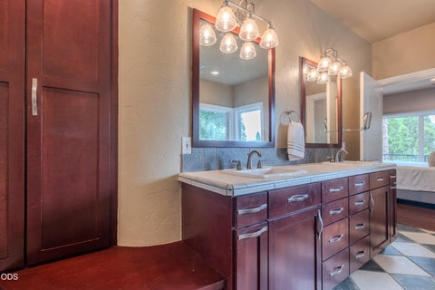Tiny photo for 2401 Fox Run, Medford, OR 97504 (MLS # 220223105)