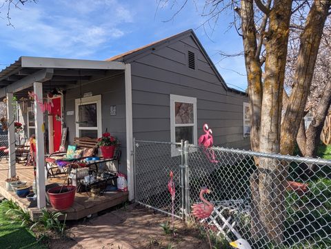 Tiny photo for 1944 Gary Street, Klamath Falls, OR 97603 (MLS # 220217529)