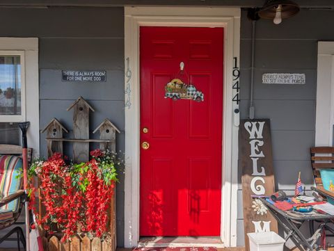 Tiny photo for 1944 Gary Street, Klamath Falls, OR 97603 (MLS # 220217529)