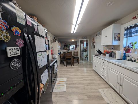 Tiny photo for 1944 Gary Street, Klamath Falls, OR 97603 (MLS # 220217529)