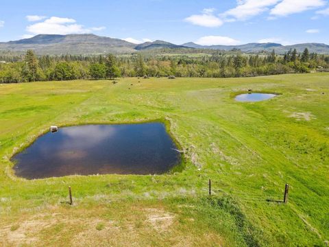 Tiny photo for 380 Greenleaf Drive, Eagle Point, OR 97524 (MLS # 220219576)