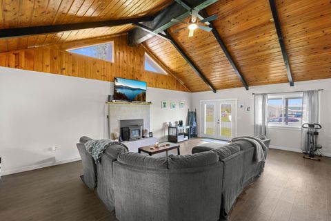 Tiny photo for 380 Greenleaf Drive, Eagle Point, OR 97524 (MLS # 220219576)