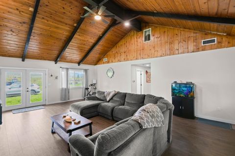 Tiny photo for 380 Greenleaf Drive, Eagle Point, OR 97524 (MLS # 220219576)