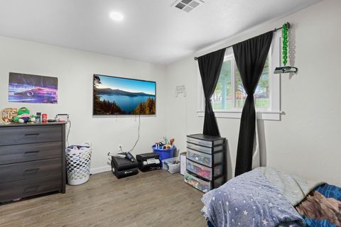 Tiny photo for 380 Greenleaf Drive, Eagle Point, OR 97524 (MLS # 220219576)