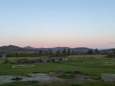 Tiny photo for 380 Greenleaf Drive, Eagle Point, OR 97524 (MLS # 220219576)