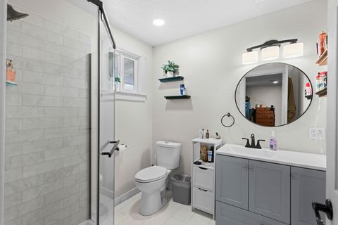 Tiny photo for 380 Greenleaf Drive, Eagle Point, OR 97524 (MLS # 220219576)