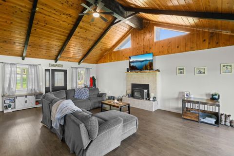 Tiny photo for 380 Greenleaf Drive, Eagle Point, OR 97524 (MLS # 220219576)