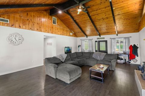 Tiny photo for 380 Greenleaf Drive, Eagle Point, OR 97524 (MLS # 220219576)