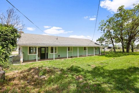 Tiny photo for 380 Greenleaf Drive, Eagle Point, OR 97524 (MLS # 220219576)
