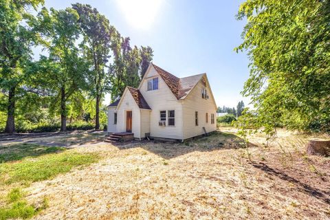Tiny photo for 2315 Upper River Road Loop, Grants Pass, OR 97527 (MLS # 220212551)