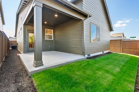 Tiny photo for 60850 SE Barstow Place, Bend, OR 97702 (MLS # 220213099)