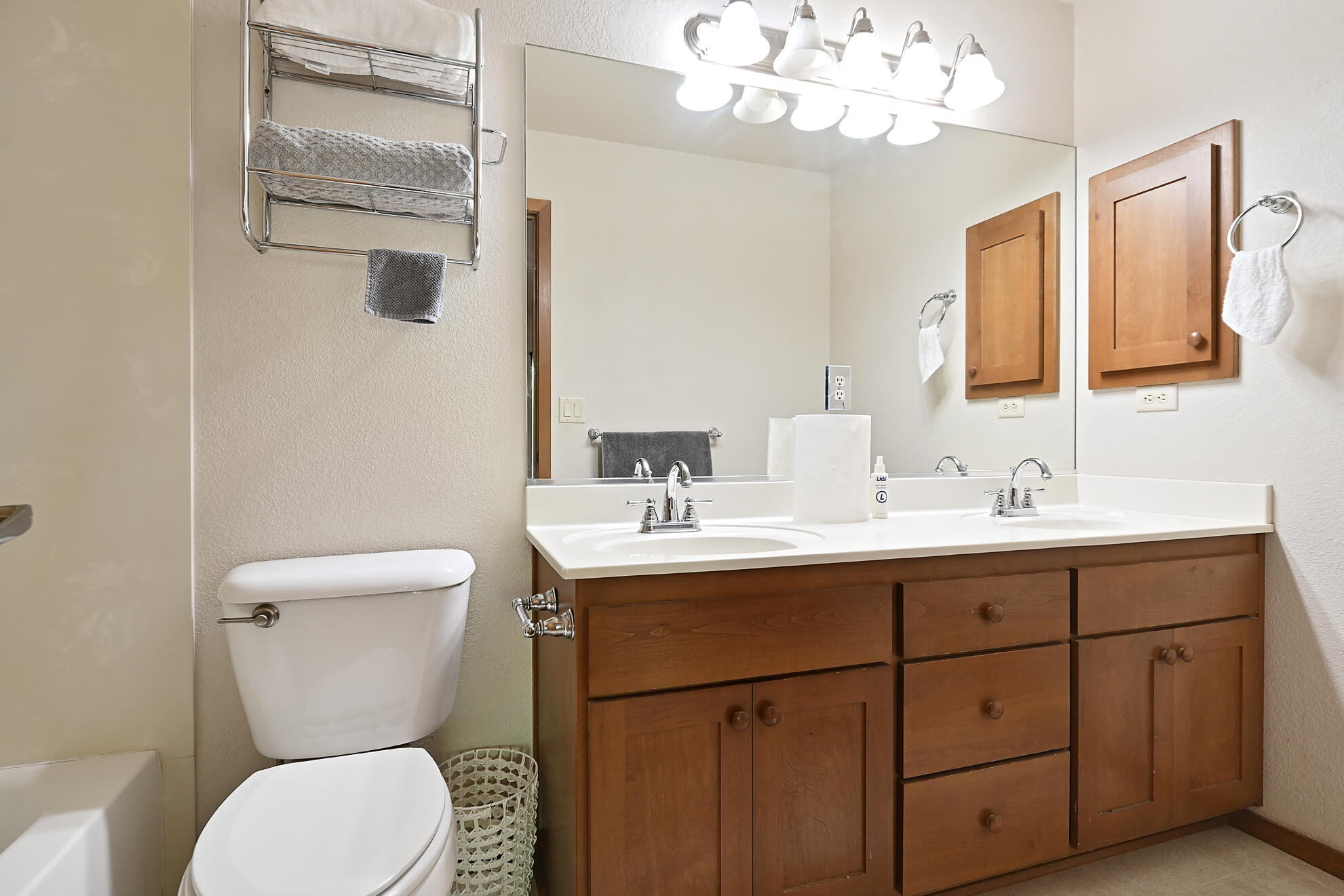 Alderwood Townhomes - Residential