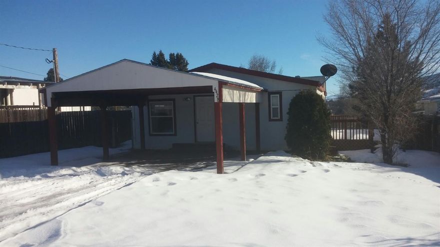 Freshly painted interior, 3 bedroom, 2 bath with den/study or possible 4th bedroom (no closet) informal dining, vaulted ceiling, kitchen with breakfast nook. Deck, double car carport.