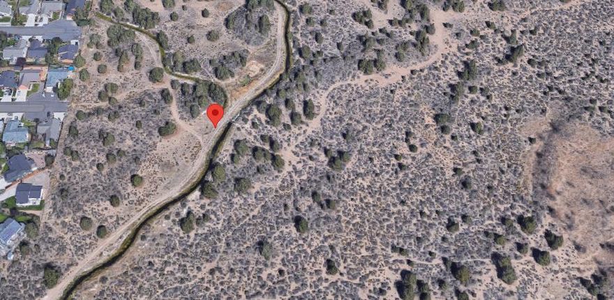 Great property for future potential development with UAR10 zoning. FOR COMPS.