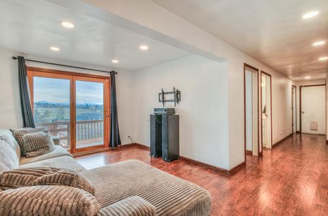 Tiny photo for 1133 NE Scenic Drive, Madras, OR 97741 (MLS # 220215421)