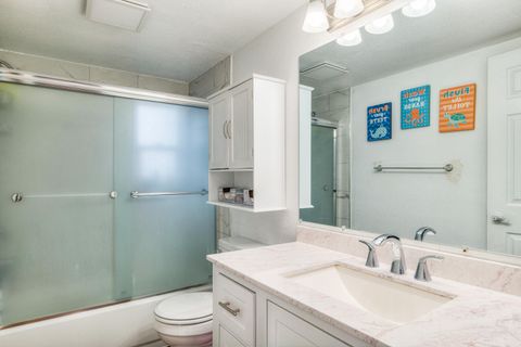 Tiny photo for 1133 NE Scenic Drive, Madras, OR 97741 (MLS # 220215421)