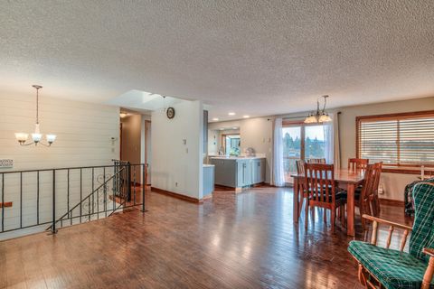 Tiny photo for 1133 NE Scenic Drive, Madras, OR 97741 (MLS # 220215421)