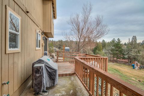 Tiny photo for 1133 NE Scenic Drive, Madras, OR 97741 (MLS # 220215421)