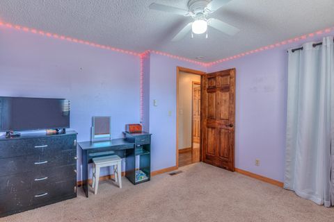 Tiny photo for 1133 NE Scenic Drive, Madras, OR 97741 (MLS # 220215421)