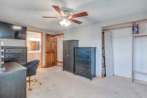 Tiny photo for 1133 NE Scenic Drive, Madras, OR 97741 (MLS # 220215421)