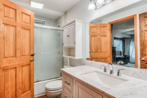 Tiny photo for 1133 NE Scenic Drive, Madras, OR 97741 (MLS # 220215421)