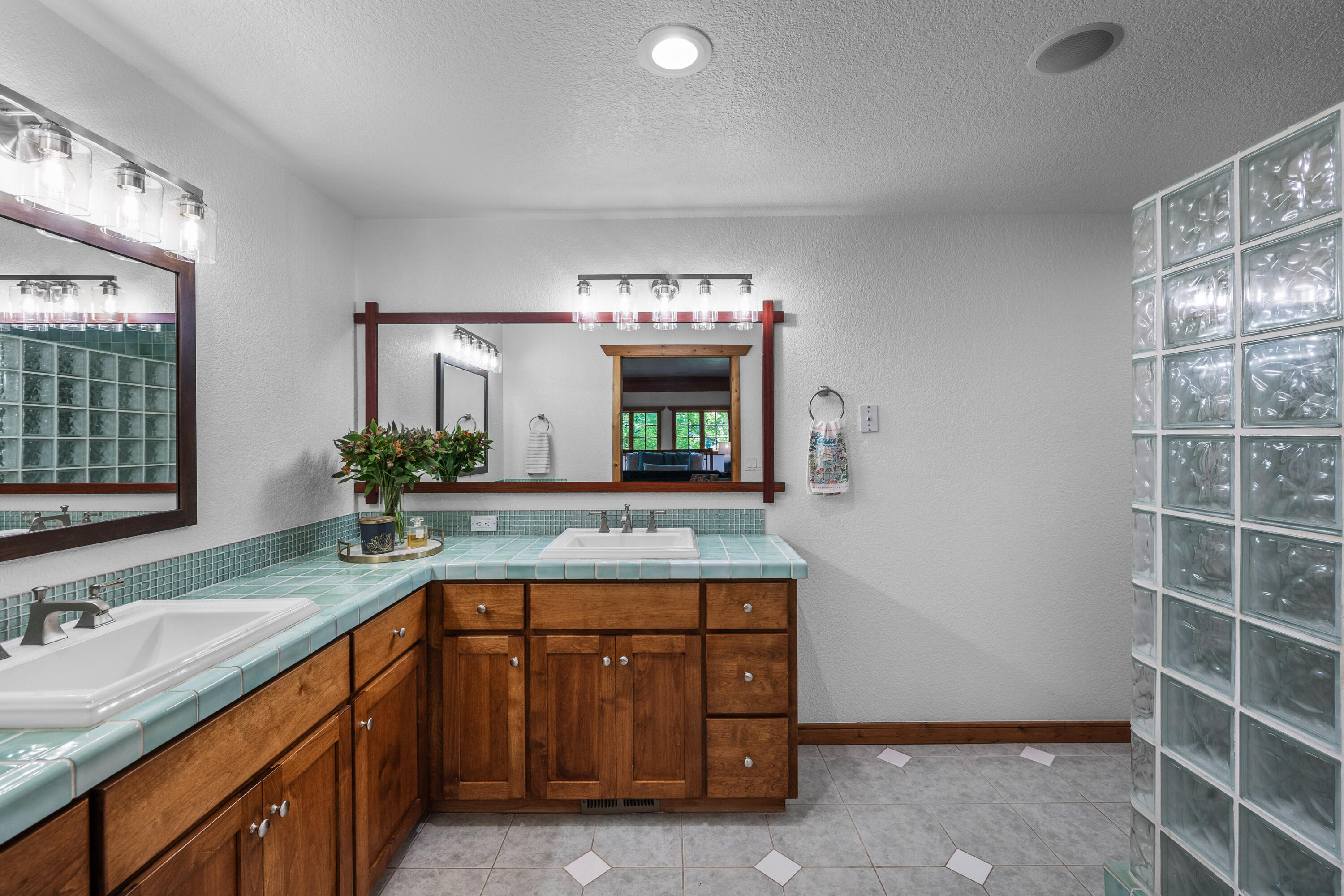 Pine West - Residential