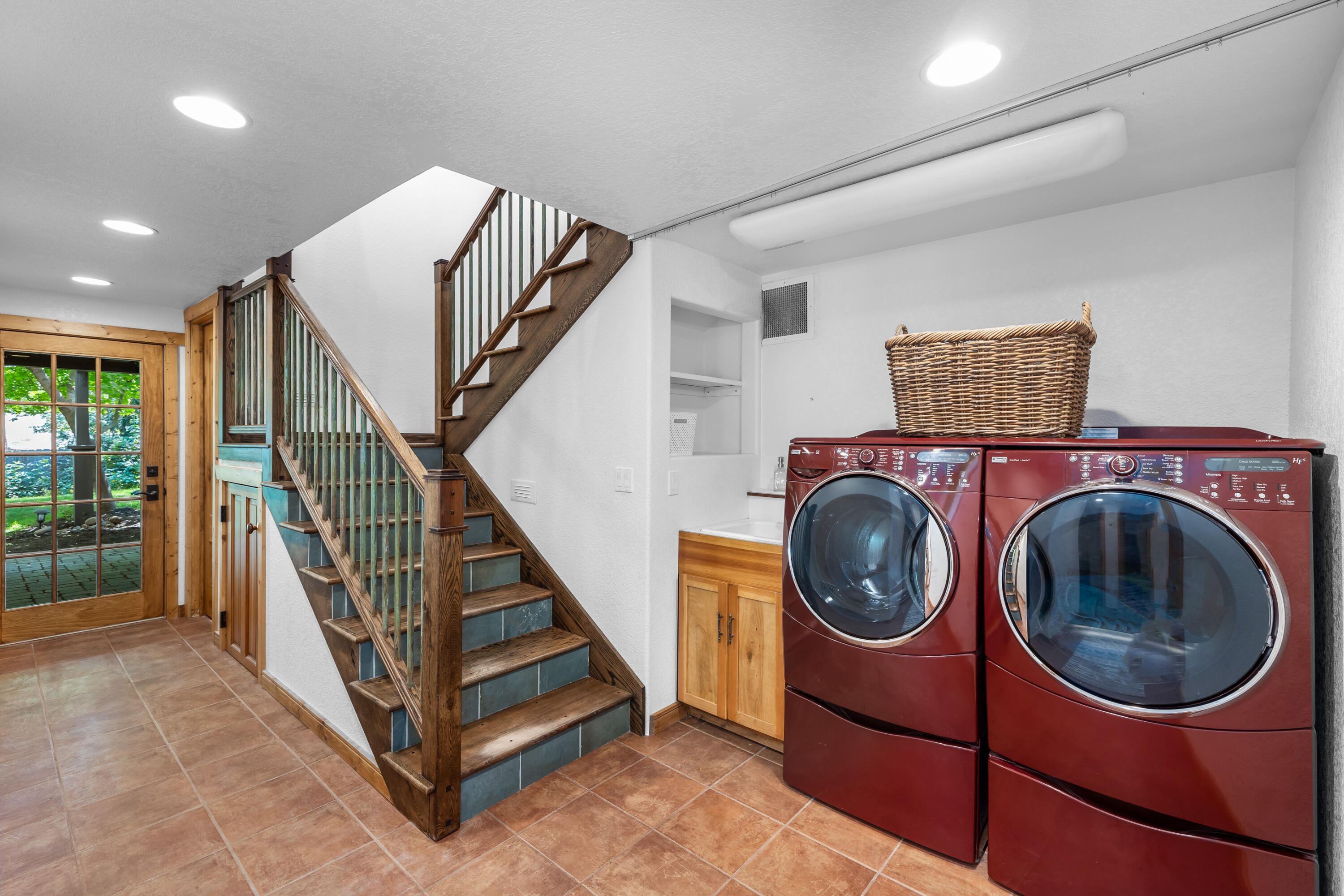 Pine West - Residential