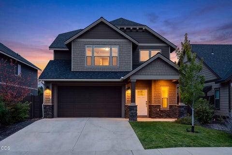 Photo of 20597 SE Gemstone Avenue, Bend, OR 97702 (MLS # 220228863)