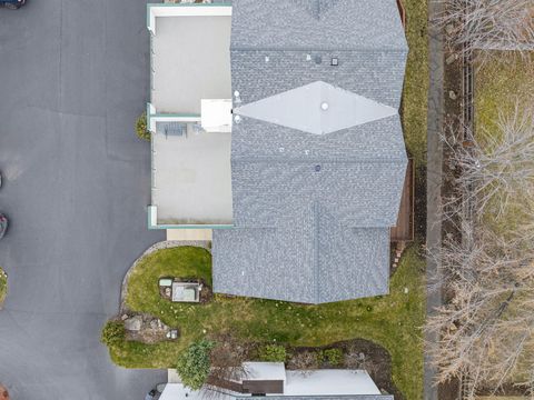 Tiny photo for 438 NW 19th Street #UNIT 17, Redmond, OR 97756 (MLS # 220215685)