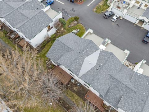 Tiny photo for 438 NW 19th Street #UNIT 17, Redmond, OR 97756 (MLS # 220215685)