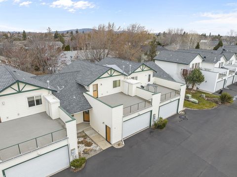 Tiny photo for 438 NW 19th Street #UNIT 17, Redmond, OR 97756 (MLS # 220215685)