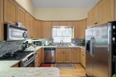 Tiny photo for 438 NW 19th Street #UNIT 17, Redmond, OR 97756 (MLS # 220215685)