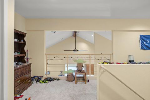 Tiny photo for 438 NW 19th Street #UNIT 17, Redmond, OR 97756 (MLS # 220215685)