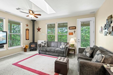 Tiny photo for 466 Three Pines Road, Grants Pass, OR 97526 (MLS # 220217355)