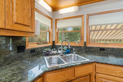 Tiny photo for 5061 Lower River Road, Grants Pass, OR 97526 (MLS # 220224483)