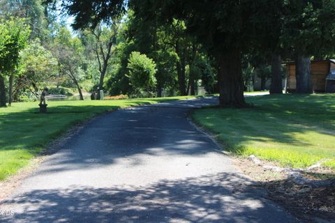 Tiny photo for 5061 Lower River Road, Grants Pass, OR 97526 (MLS # 220224483)