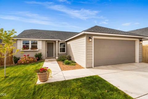 Photo of 3822 SW Pumice Avenue, Redmond, OR 97756 (MLS # 220229181)