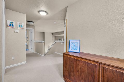Tiny photo for 53591 Brookie Way, La Pine, OR 97739 (MLS # 220210314)