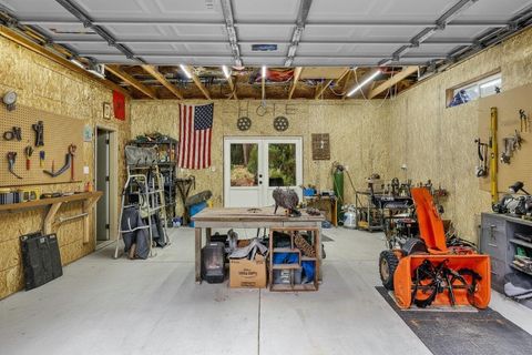 Tiny photo for 53591 Brookie Way, La Pine, OR 97739 (MLS # 220210314)