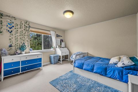 Tiny photo for 53591 Brookie Way, La Pine, OR 97739 (MLS # 220210314)