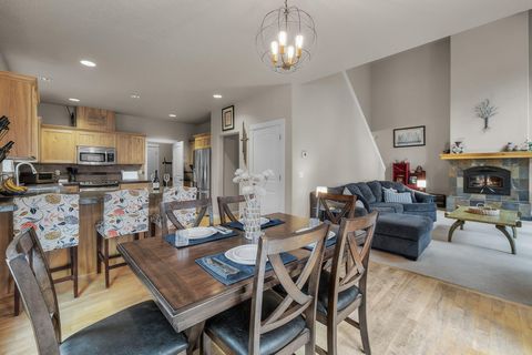 Tiny photo for 53591 Brookie Way, La Pine, OR 97739 (MLS # 220210314)