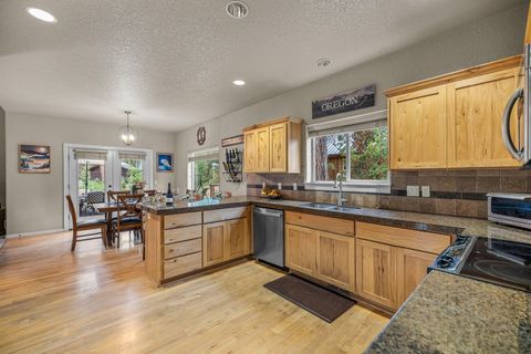 Tiny photo for 53591 Brookie Way, La Pine, OR 97739 (MLS # 220210314)