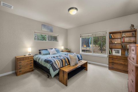 Tiny photo for 53591 Brookie Way, La Pine, OR 97739 (MLS # 220210314)