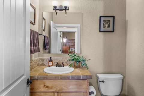 Tiny photo for 53591 Brookie Way, La Pine, OR 97739 (MLS # 220210314)